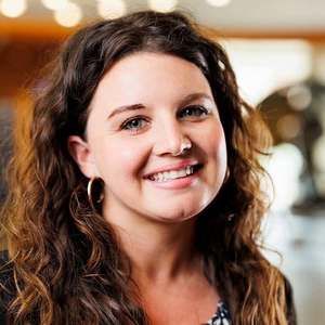 Meet your Posher, Dominique